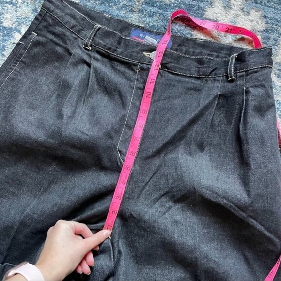 Vintage High Waisted Pleated Mom Shorts - Picture 10 of 11